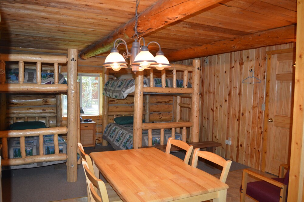 객실 (캐빈, 복수 침대 (With Connecting Door to 2nd Cabin))