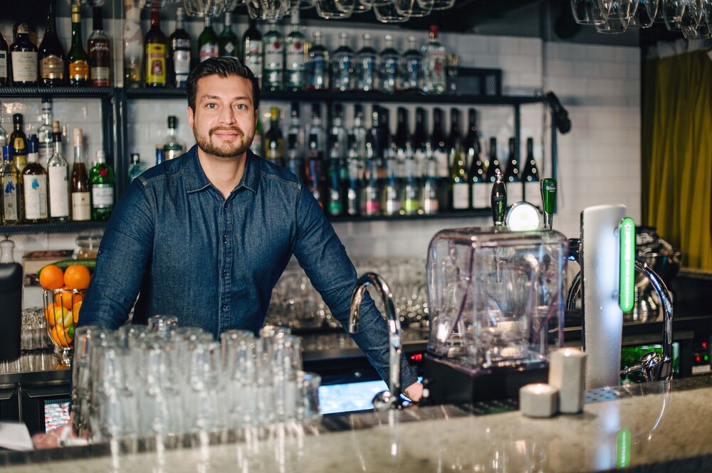 Hotel Bar