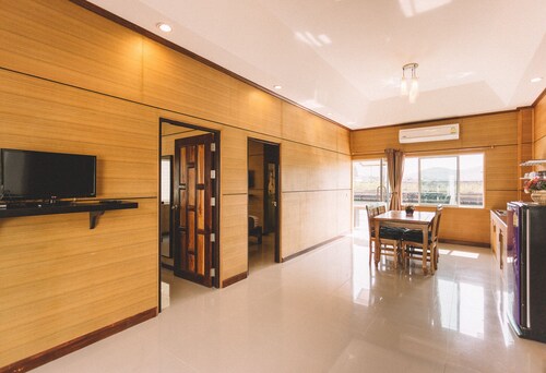 บ้านต๊ะ ออน เดอะ ซี