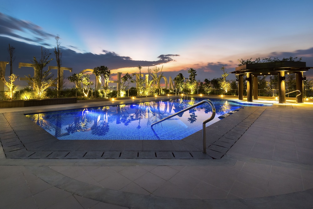 Rooftop Pool