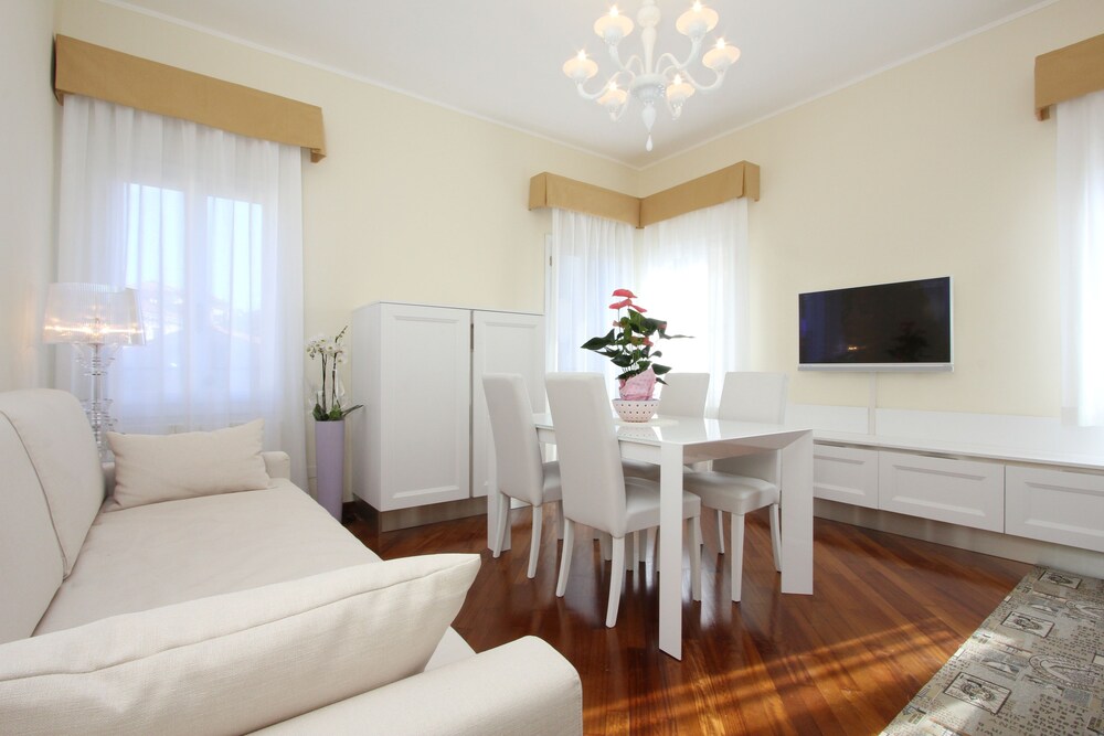 Apartment, 2 Bedrooms, City View (Splendid) - Living Area