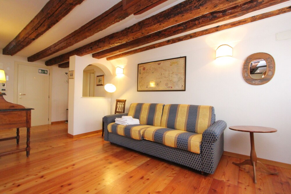 Apartment, 2 Bedrooms (Apt. Palazzo Moro 4 - San Marco 5308) - Living Area