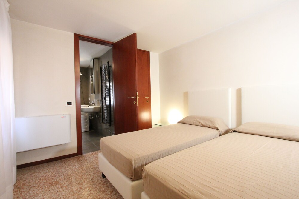 Apartment, 2 Bedrooms (San Marco Gallery) - Guestroom