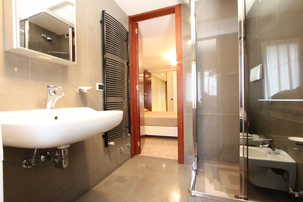 Apartment, 2 Bedrooms (San Marco Gallery) - Bathroom