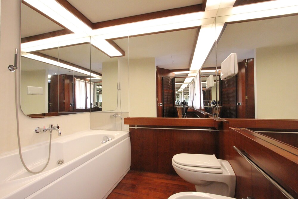 Apartment, 2 Bedrooms (San Marco Gallery) - Bathroom