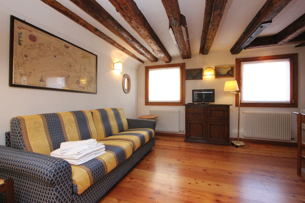 Apartment, 2 Bedrooms (Apt. Palazzo Moro 4 - San Marco 5308) - Living Area