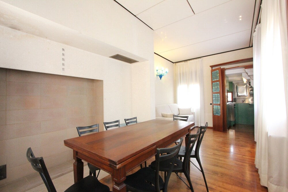 Apartment, 2 Bedrooms (San Marco Gallery) - In-Room Dining