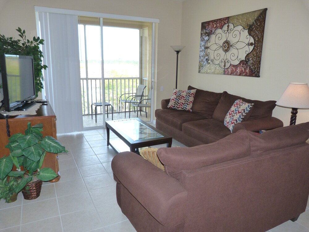 거실 ( Disney World Area - It's All About The Mouse - Private Home)