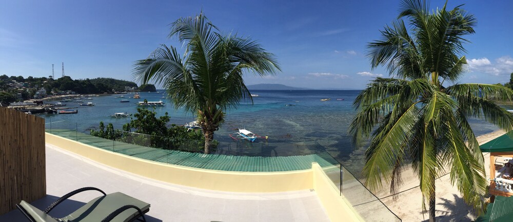 Beach/Ocean View