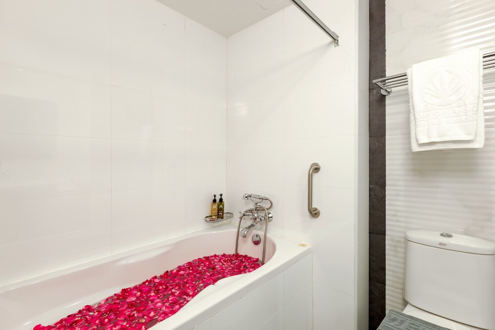 욕실 (1 Bedroom Suite Room Only)