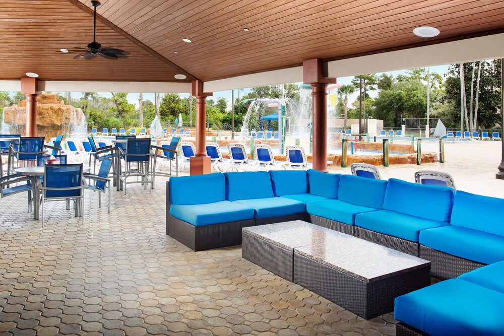 Poolside Bar