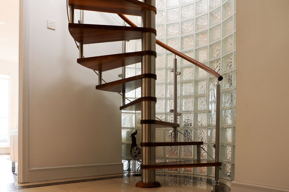 Luxury Penthouse, 2 Bedrooms, Terrace, City View - Staircase