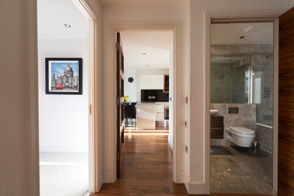 Premier Apartment, 2 Bedrooms, Accessible, City View - Guestroom