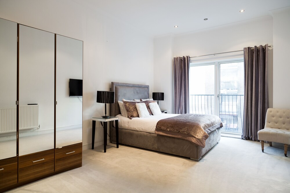 Premier Apartment, 3 Bedrooms, Accessible, Patio - Guestroom