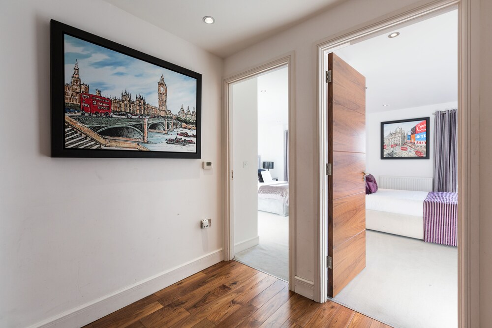 Premier Apartment, 2 Bedrooms, Accessible, City View - Guestroom