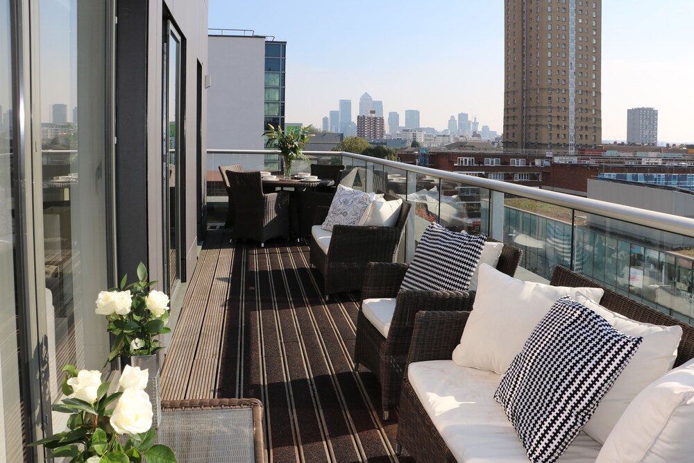 Luxury Penthouse, 2 Bedrooms, Terrace, City View - Balcony