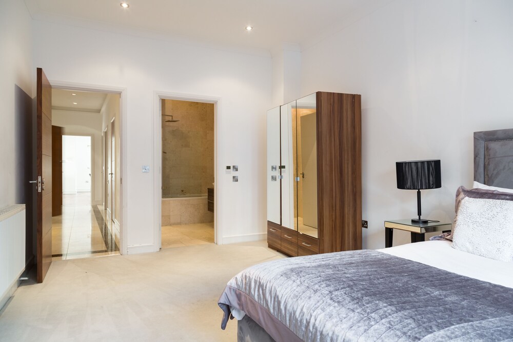 Premier Apartment, 3 Bedrooms, Accessible, Patio - Guestroom