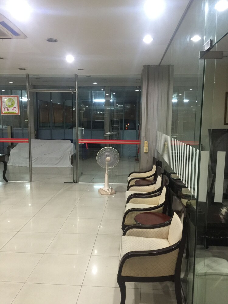 로비 좌석 공간