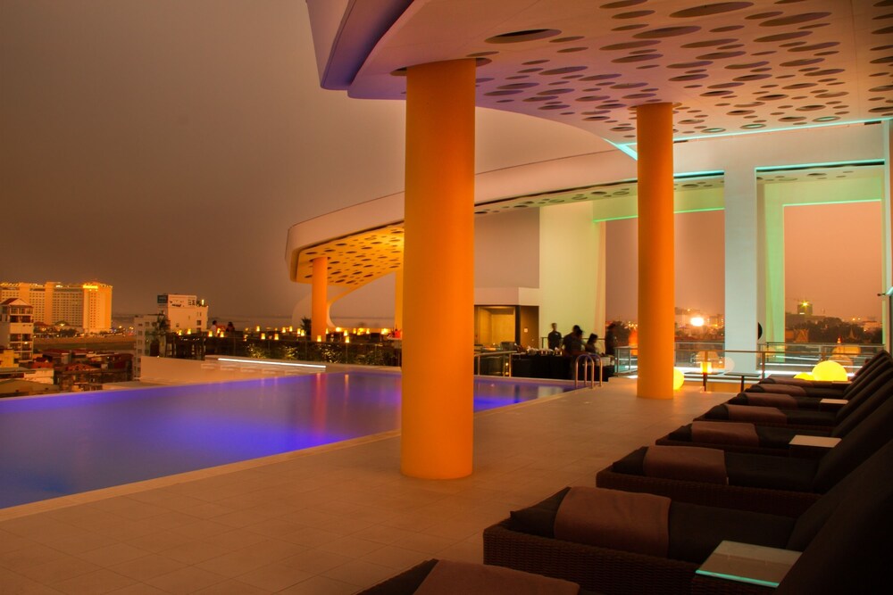 Rooftop Pool