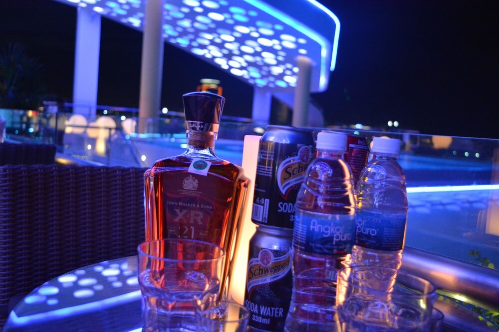 Poolside Bar