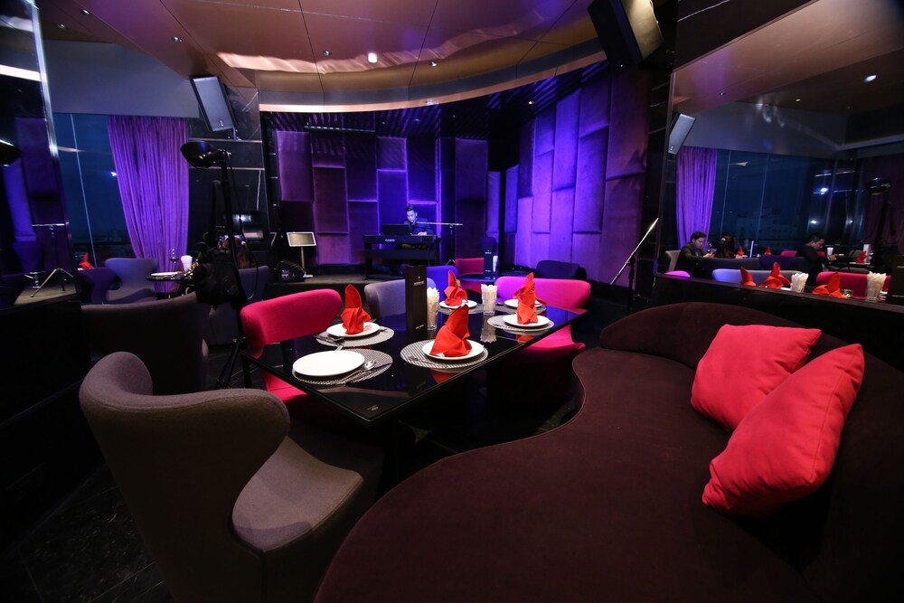Hotel Lounge