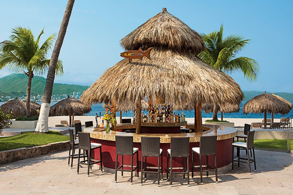 Poolside Bar