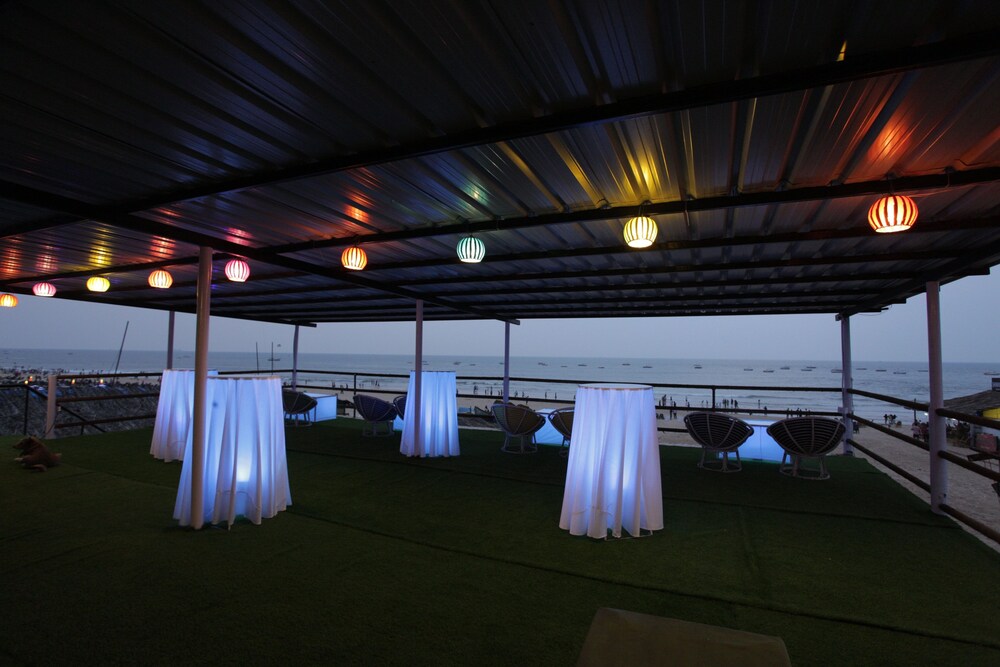 Outdoor Banquet Area