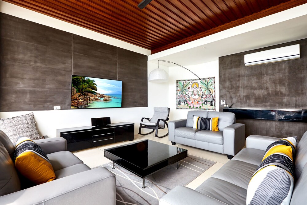 객실 (Three Bed Room Deluxe Villa)