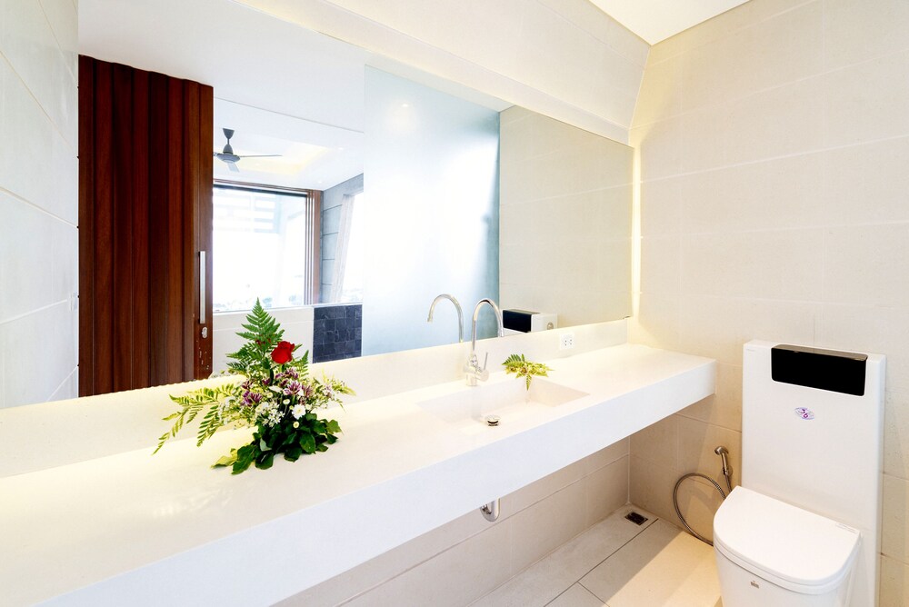 욕실 (Two Bed Room Deluxe Villa)