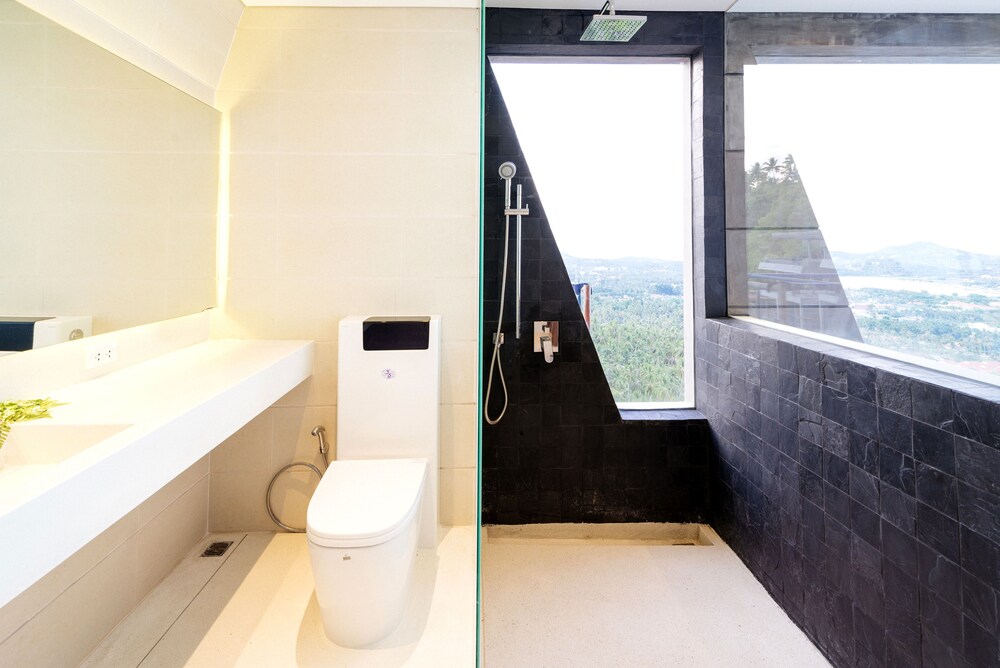욕실 (Two Bed Room Deluxe Villa)