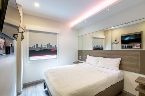Red Planet Bangkok Surawong