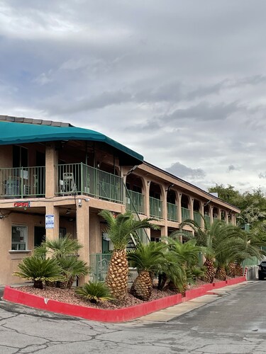 Crown Motel