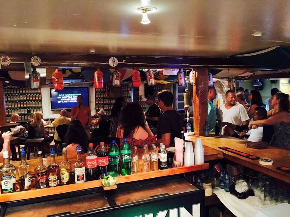 Hotel Bar