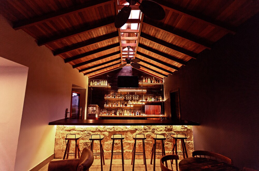 Hotel Bar