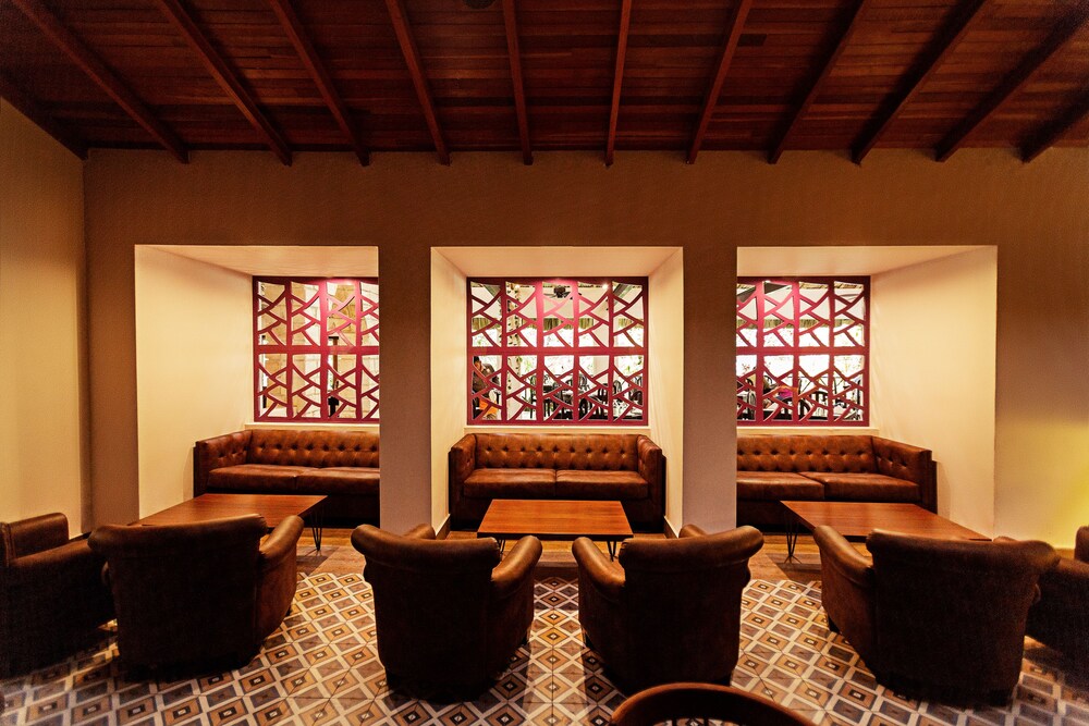 Hotel Bar