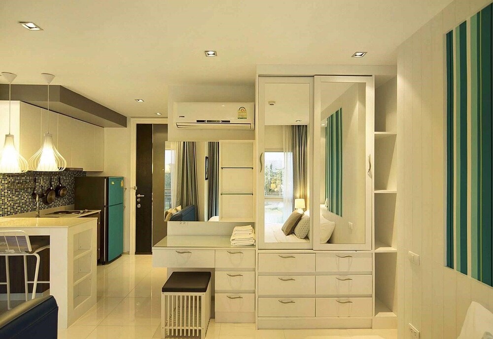 거실 (Studio Apartment)