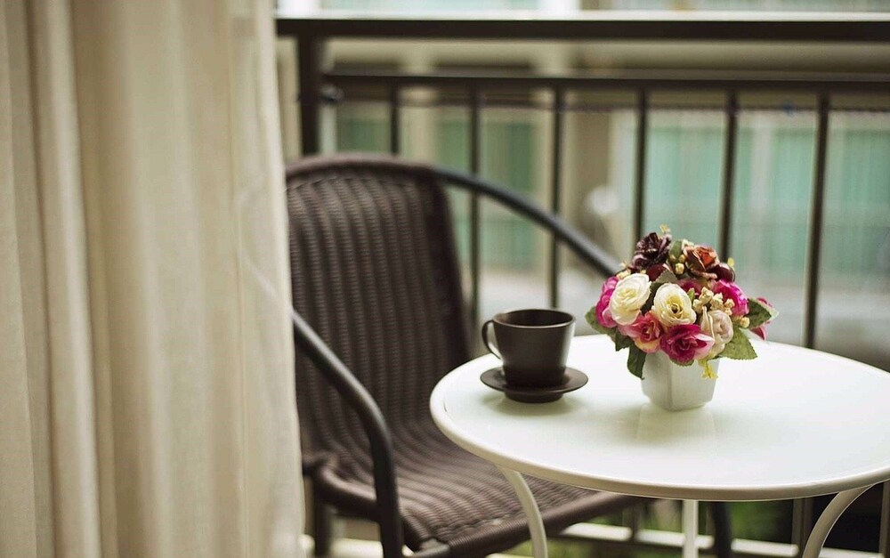 발코니 (Studio Apartment)