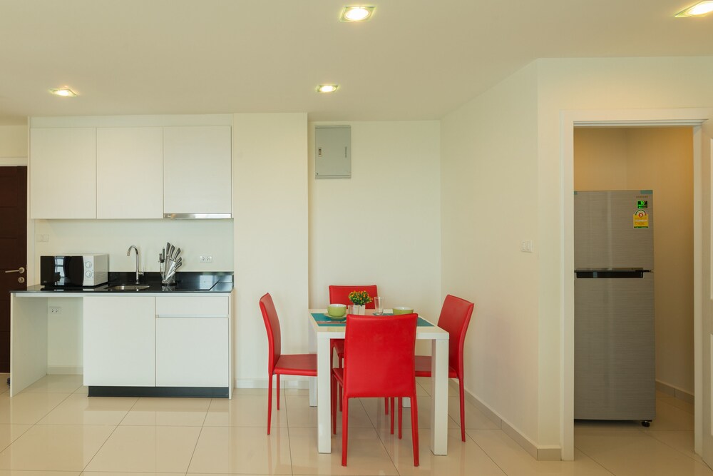객실 내 주방 (Two Bedroom Apartment)