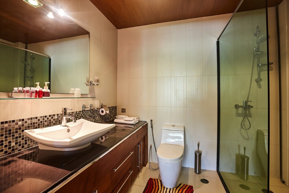 욕실 (5 Bedrooms Villa)