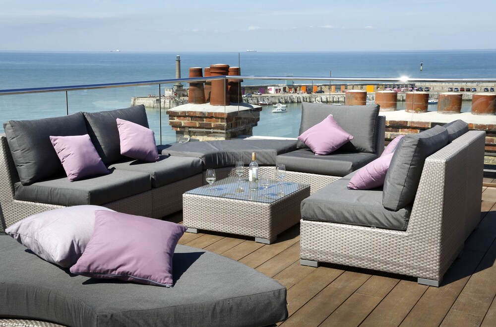Sundeck