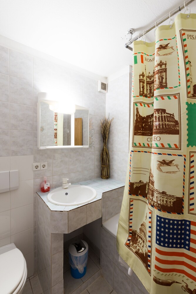 Badezimmer (Economy-Studio)