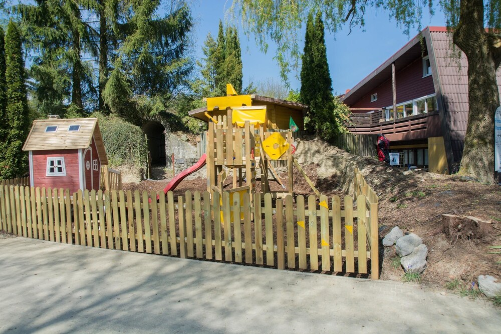 Außen-Kinderspielplatz