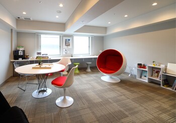 Hotel Lounge