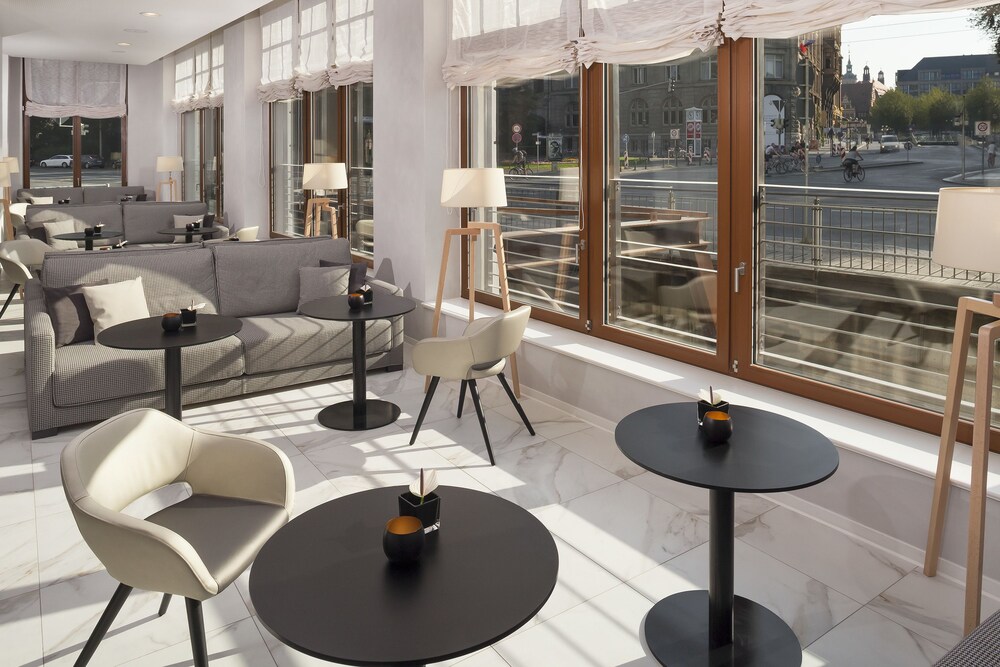 Lobby-Lounge