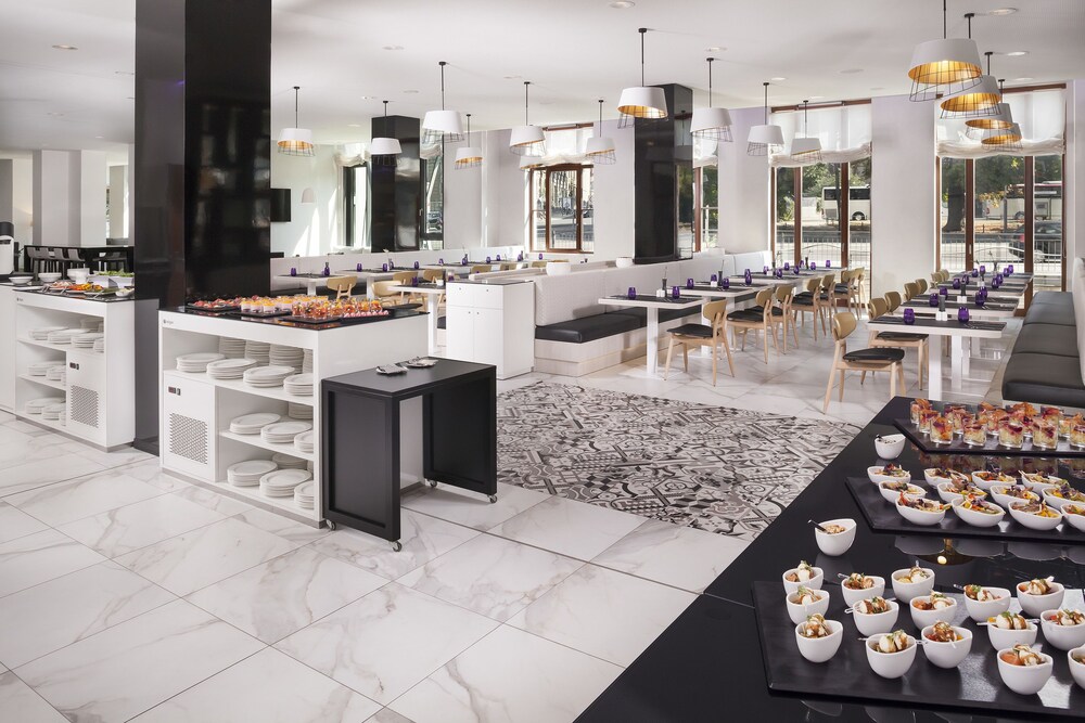 Food-Court