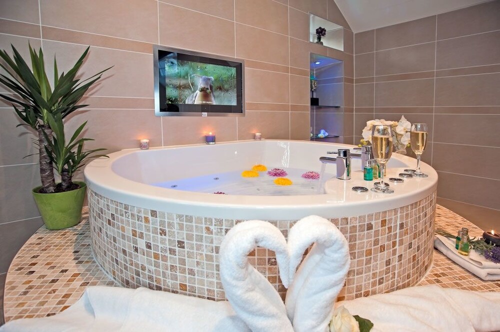 Jetted Tub