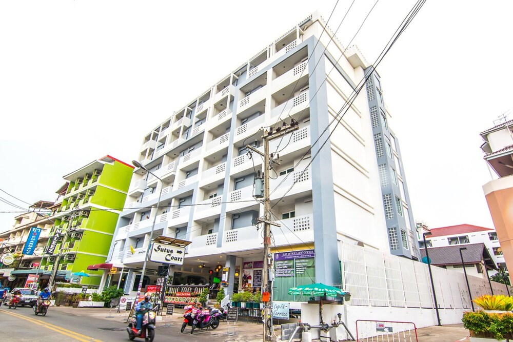 ด้านหน้าของโรงแรม
