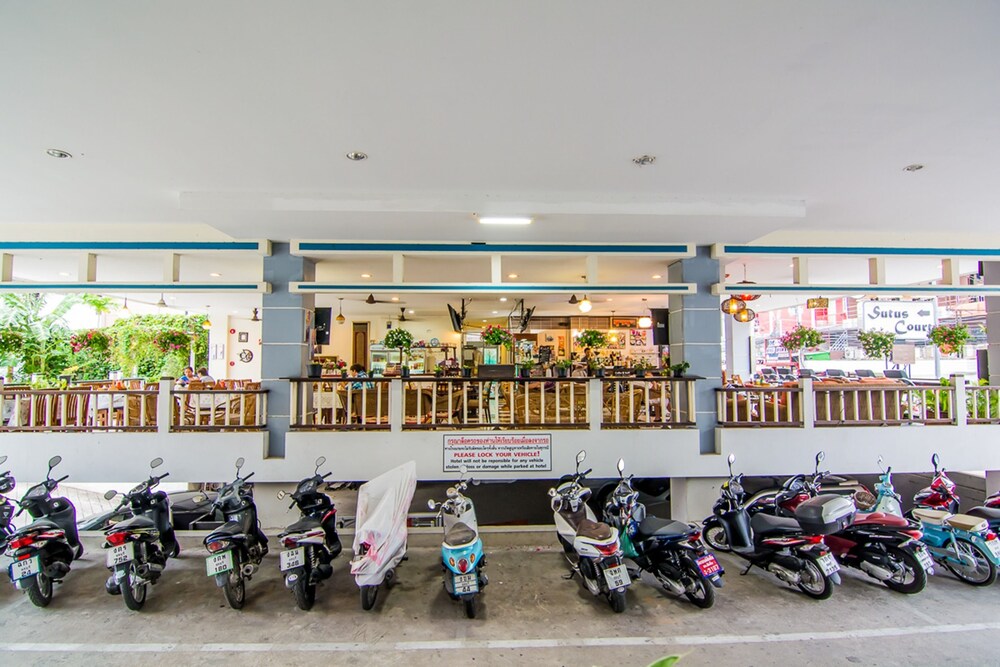 ที่จอดรถ