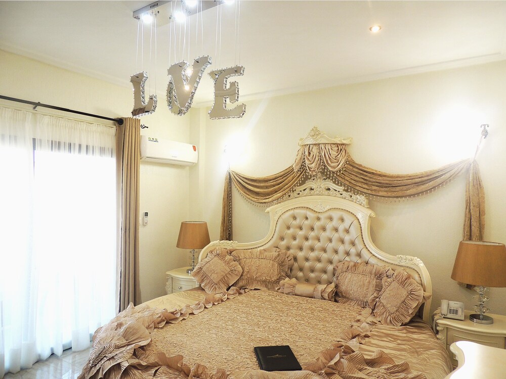 Suite Nuptiale, Jetted Tub - Guestroom