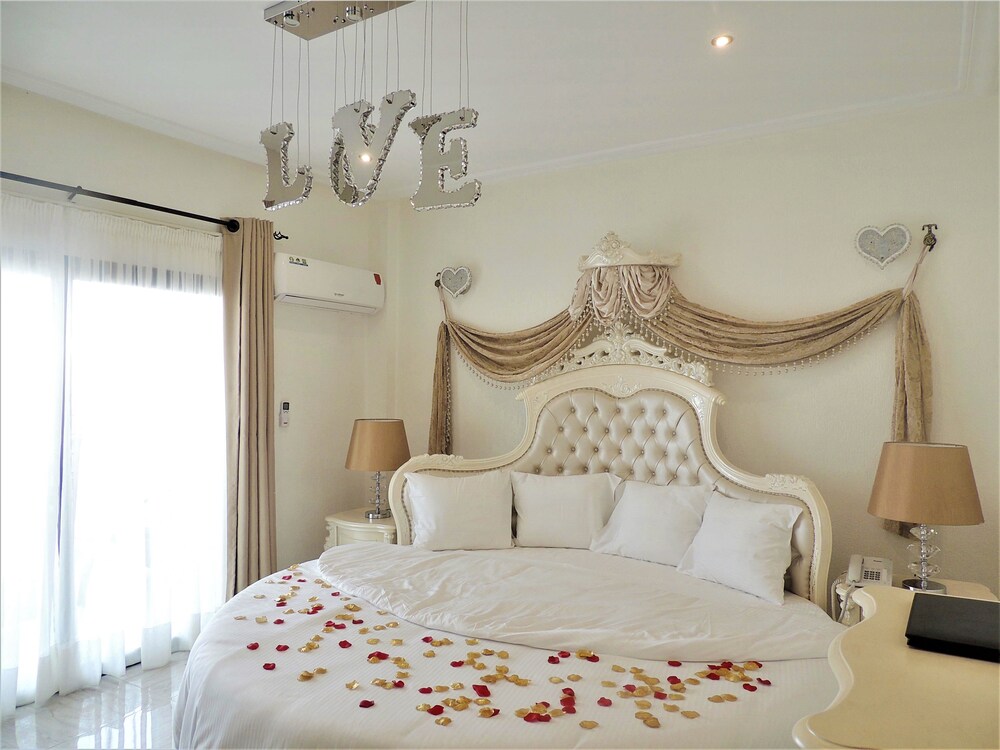 Suite Nuptiale, Jetted Tub - Guestroom